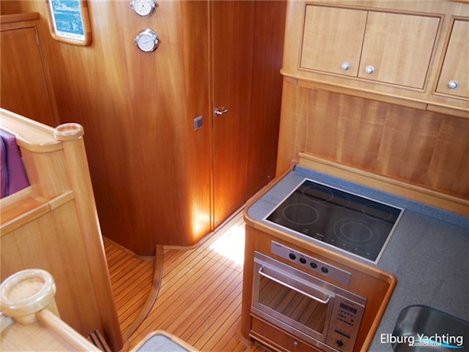 Pieter Beeldsnijder 58 - Open Pilothouse 