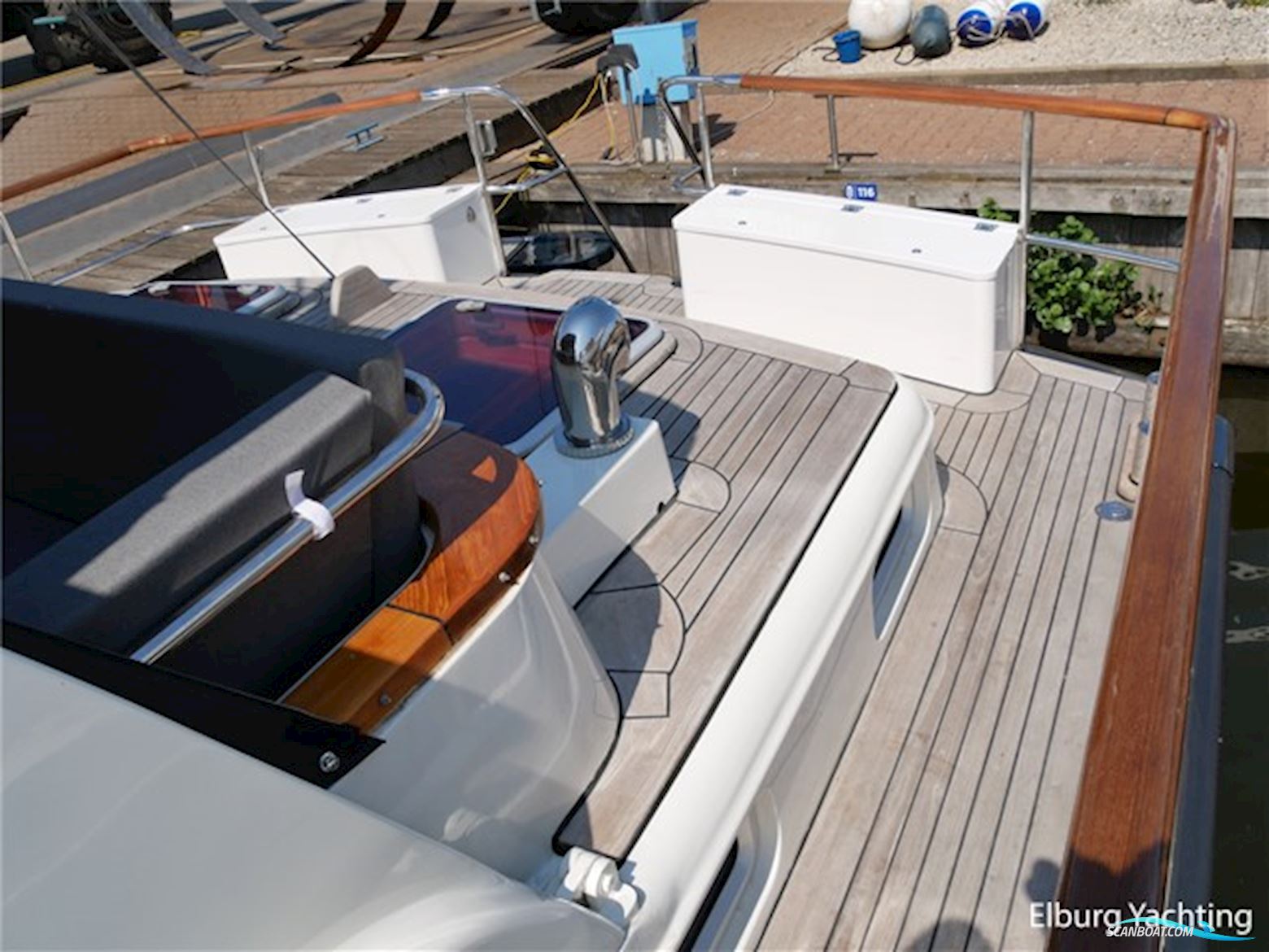 Pieter Beeldsnijder 58 - Open Pilothouse 