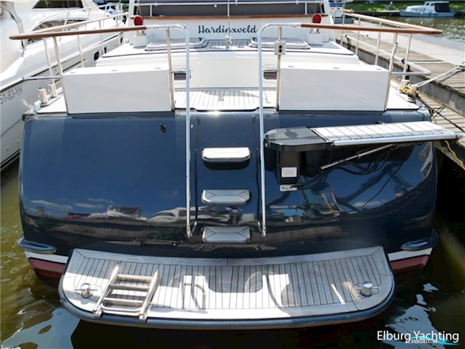 Pieter Beeldsnijder 58 - Open Pilothouse 