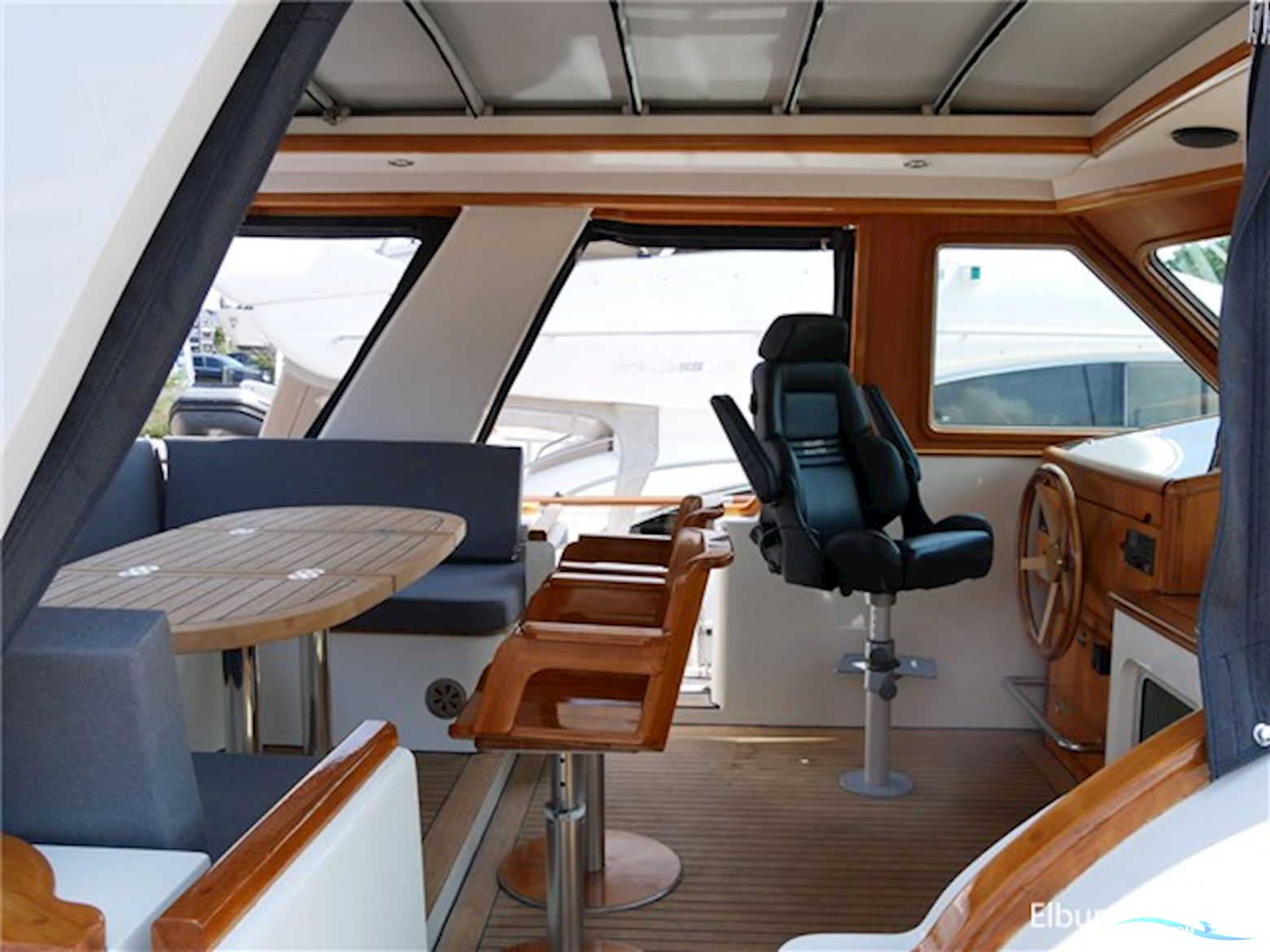 Pieter Beeldsnijder 58 - Open Pilothouse 