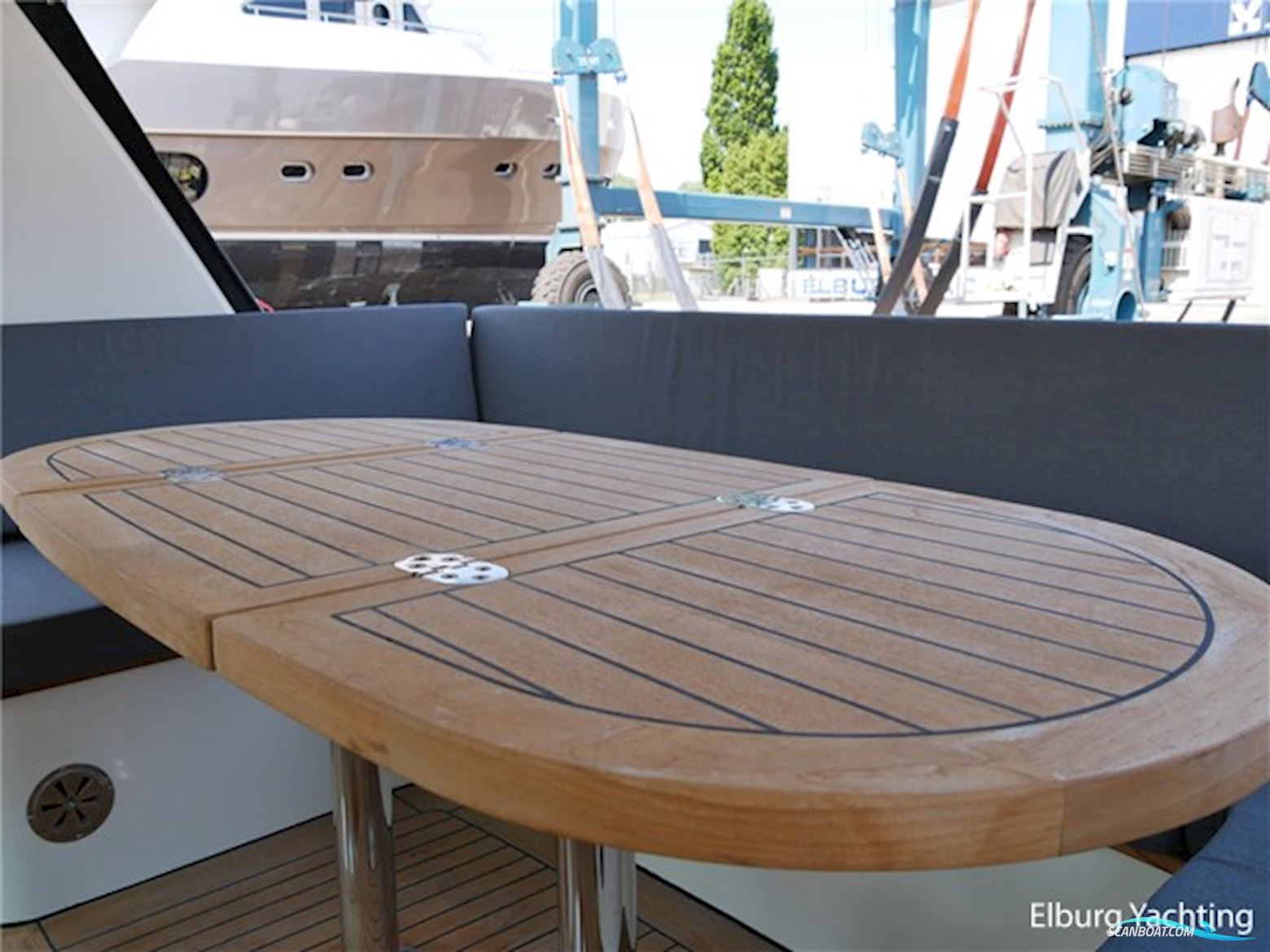 Pieter Beeldsnijder 58 - Open Pilothouse 