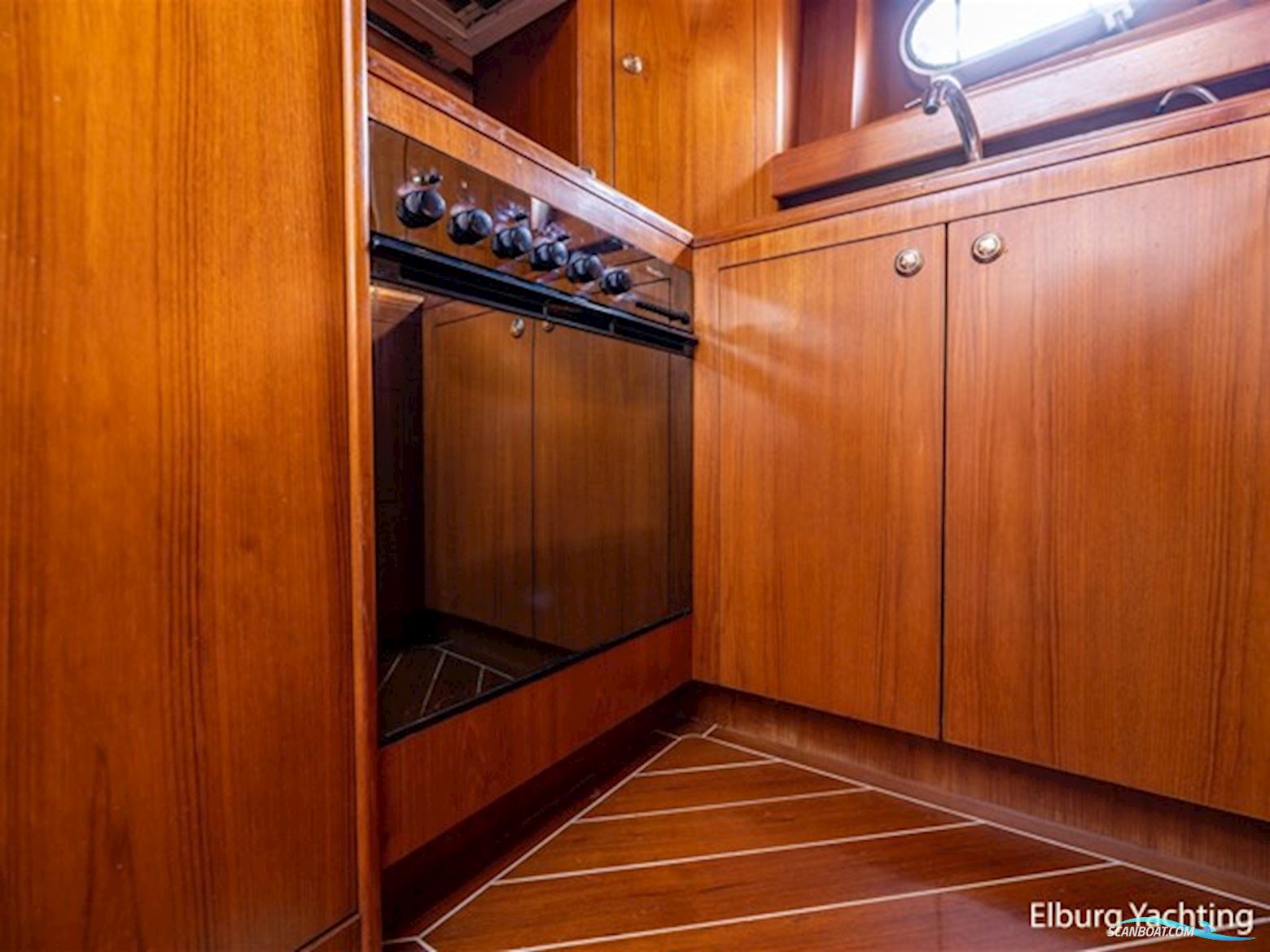 Pieter Beeldsnijder 60 - Explorer Yacht 