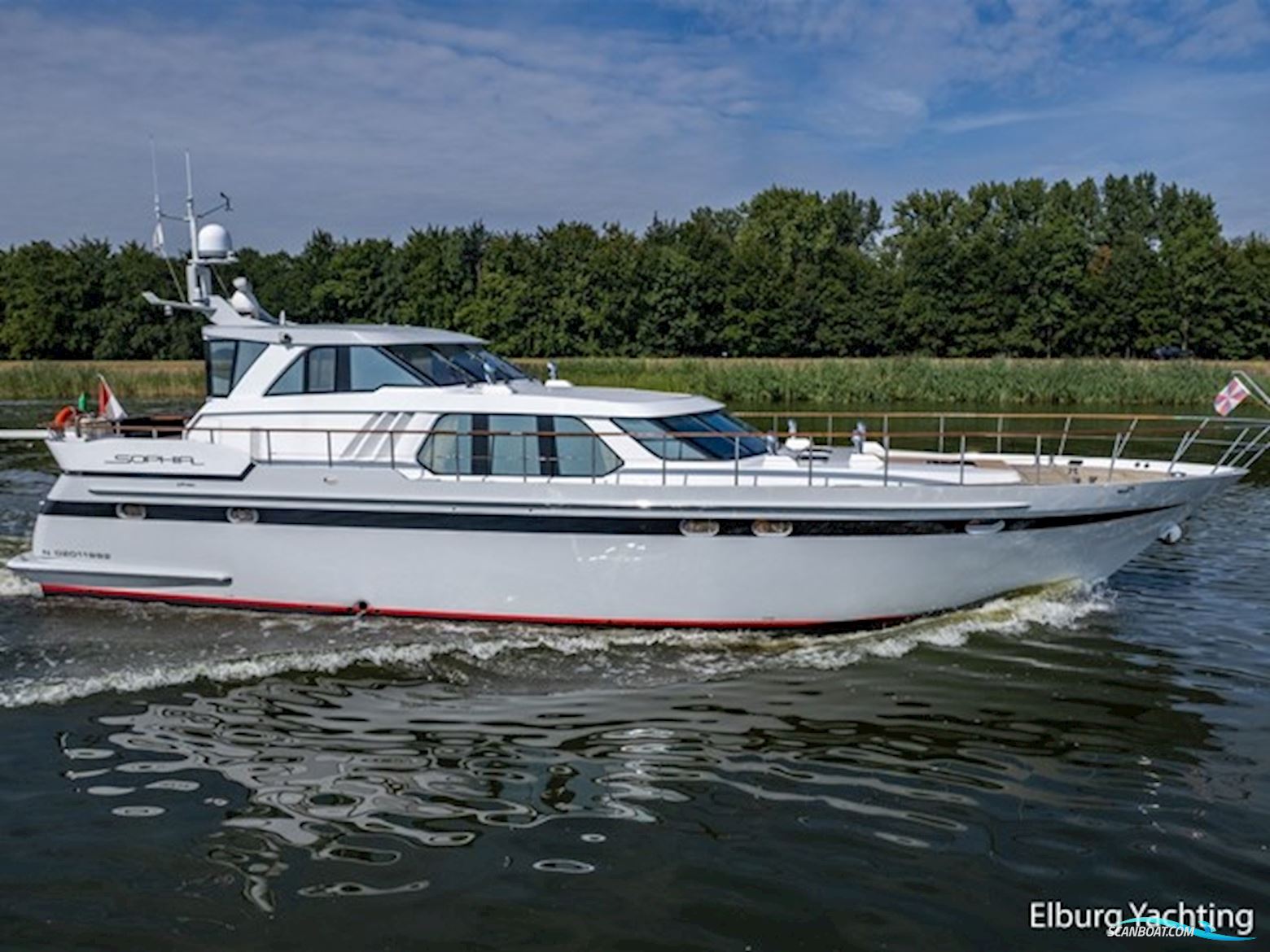 Pieter Beeldsnijder 60 - Explorer Yacht 