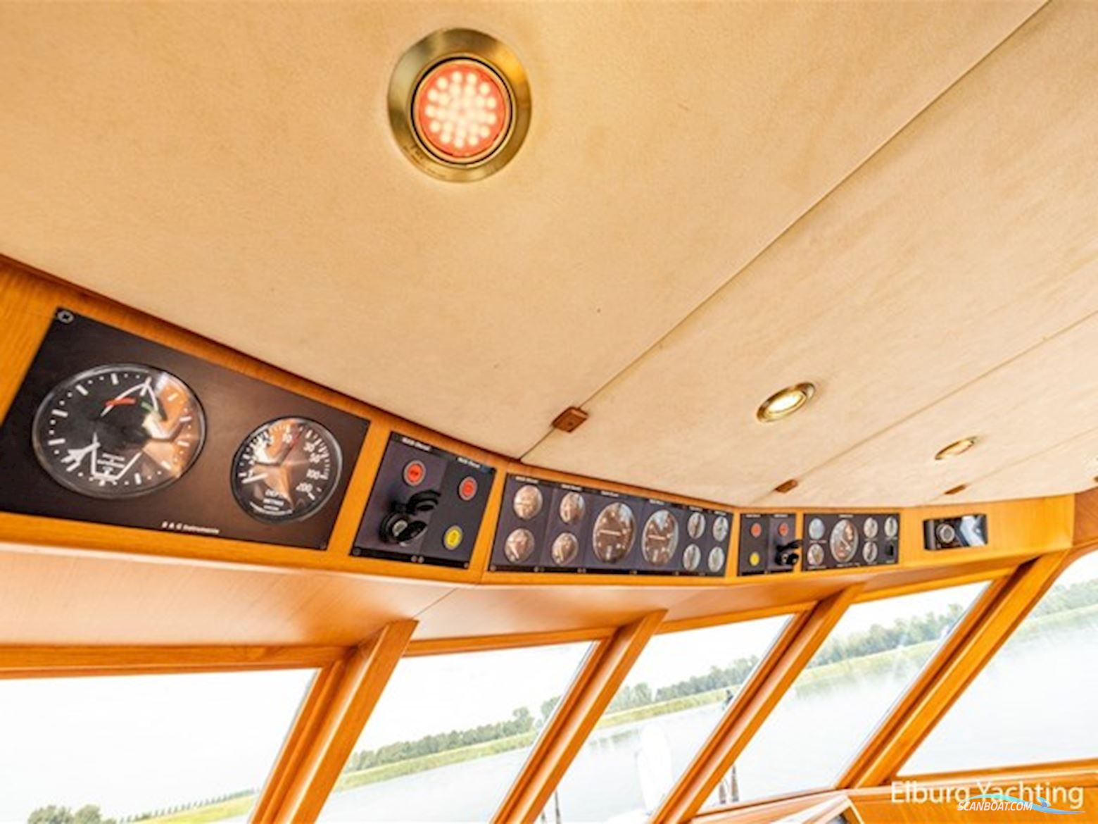 Pieter Beeldsnijder 60 - Explorer Yacht