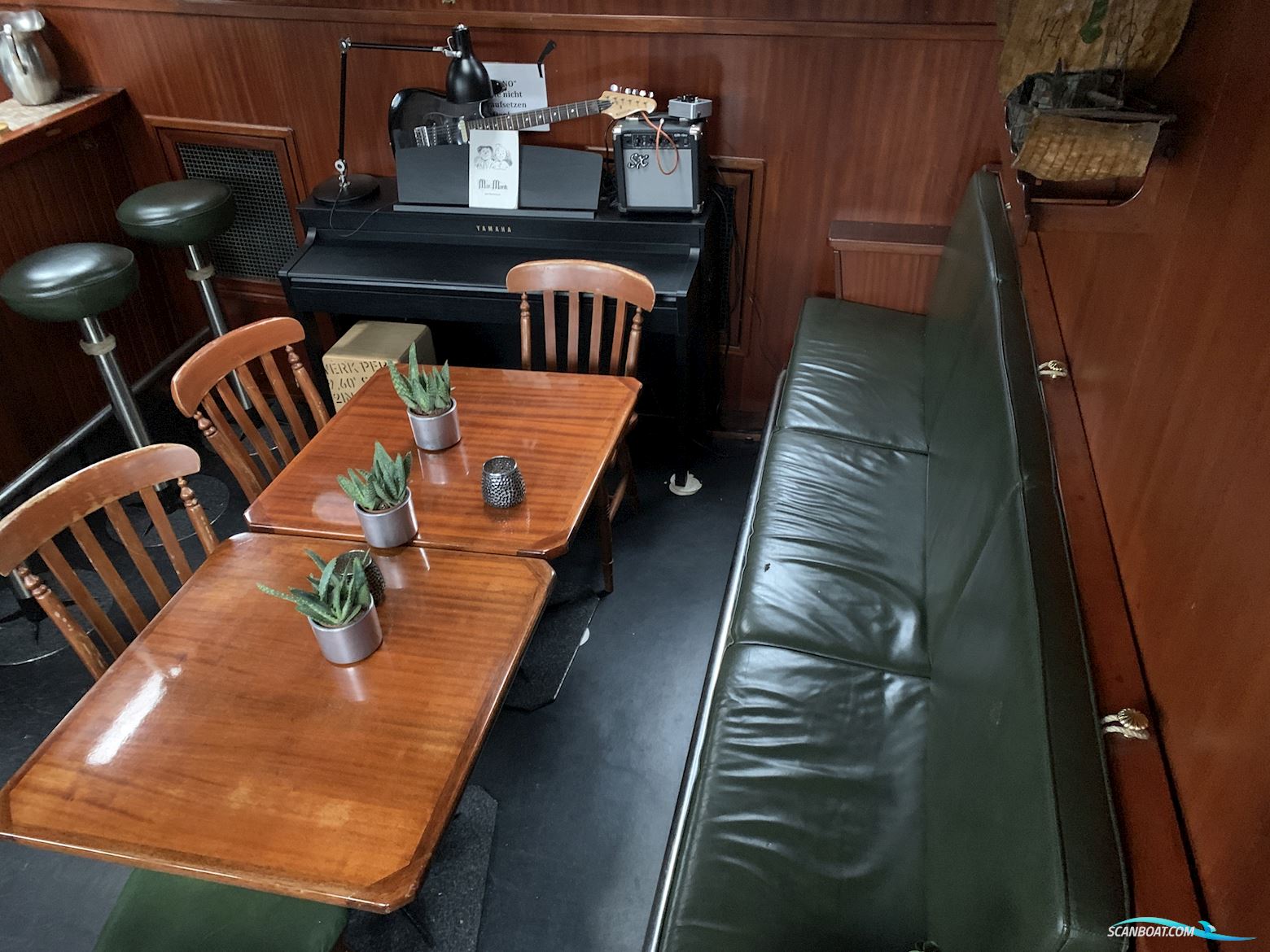 Platbodem Motortjalk