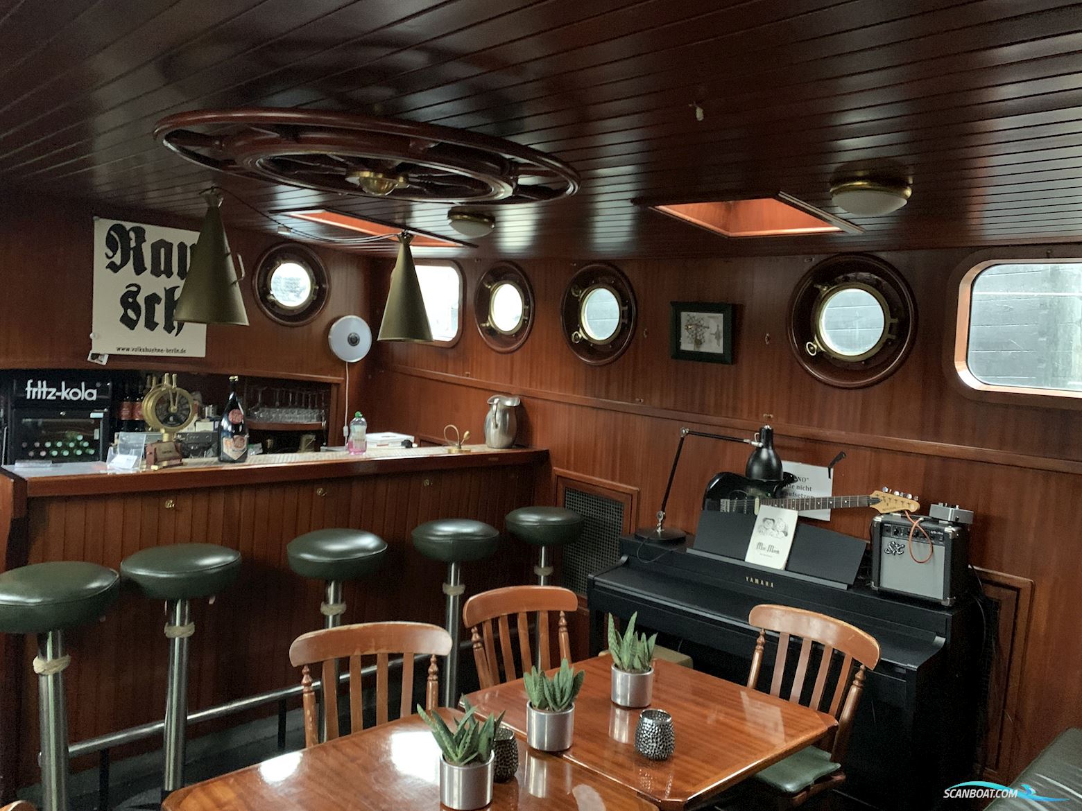 Platbodem Motortjalk