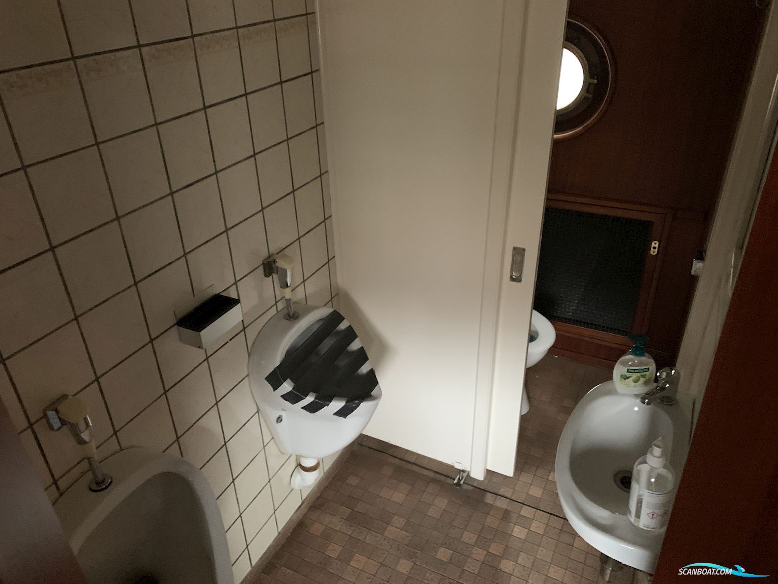 Platbodem Motortjalk