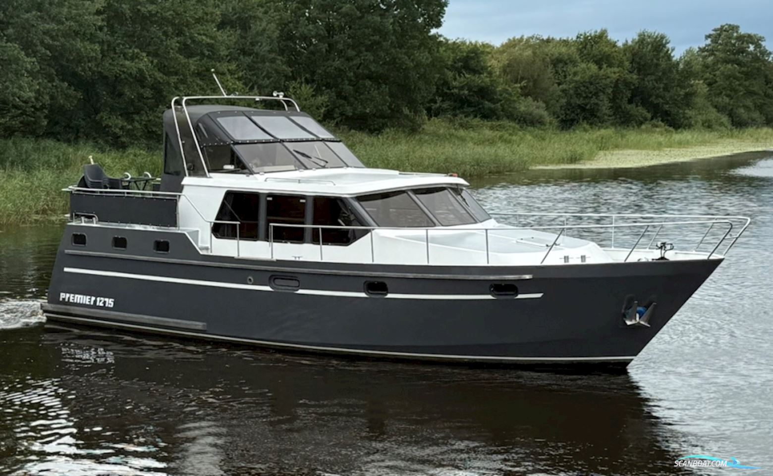 Premier  1275 Motorbåt 1992, med Iveco motor, Holland
