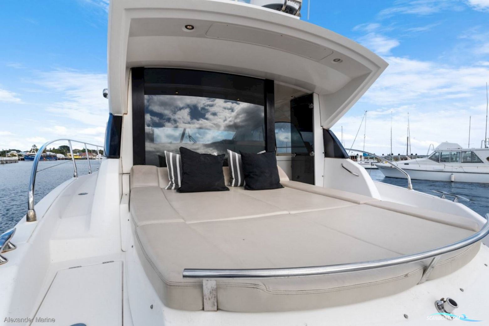 Prestige 42S - Twin Volvo Penta IPS500/Udstyr