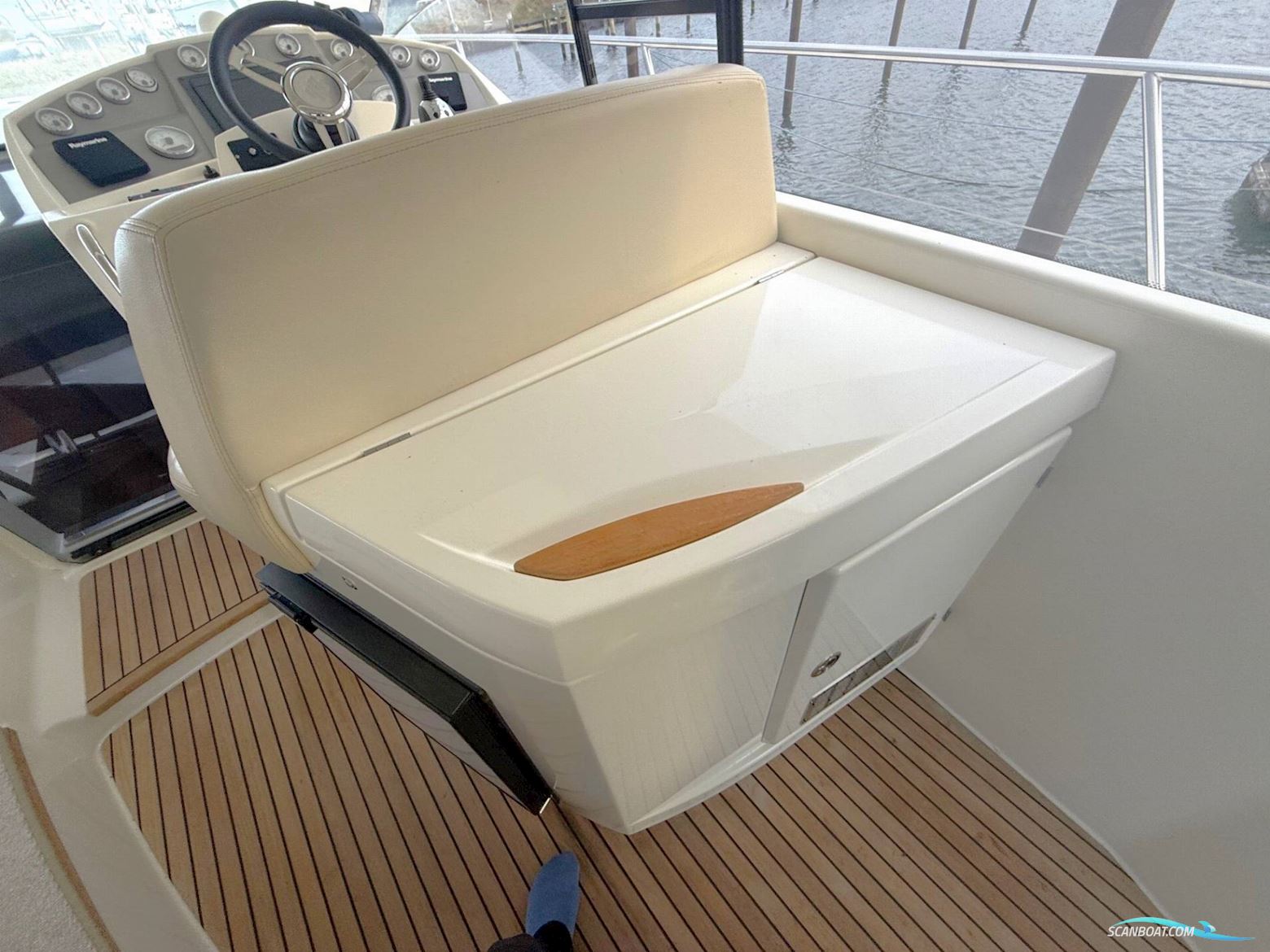 Prestige 42S - Twin Volvo Penta IPS500/Udstyr