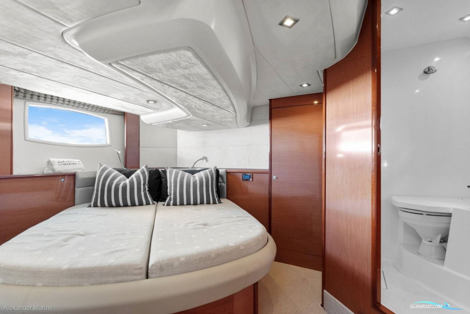 Prestige 42S - Twin Volvo Penta IPS500/Udstyr