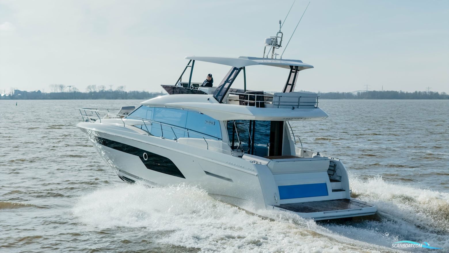 Prestige 520 Flybridge