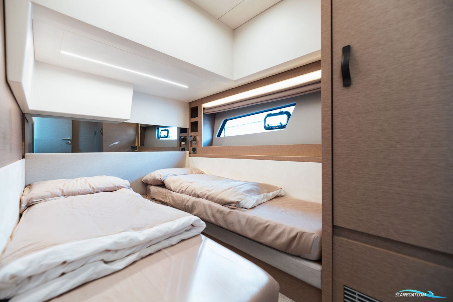 Prestige 520 flybridge