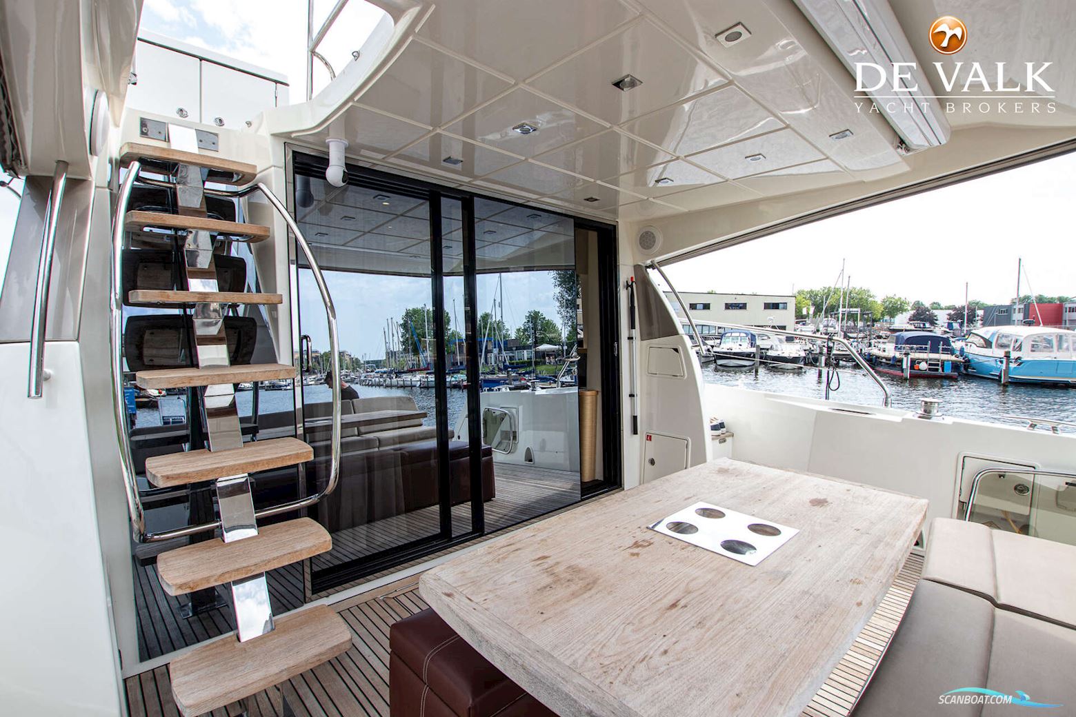Prestige 550 Flybridge