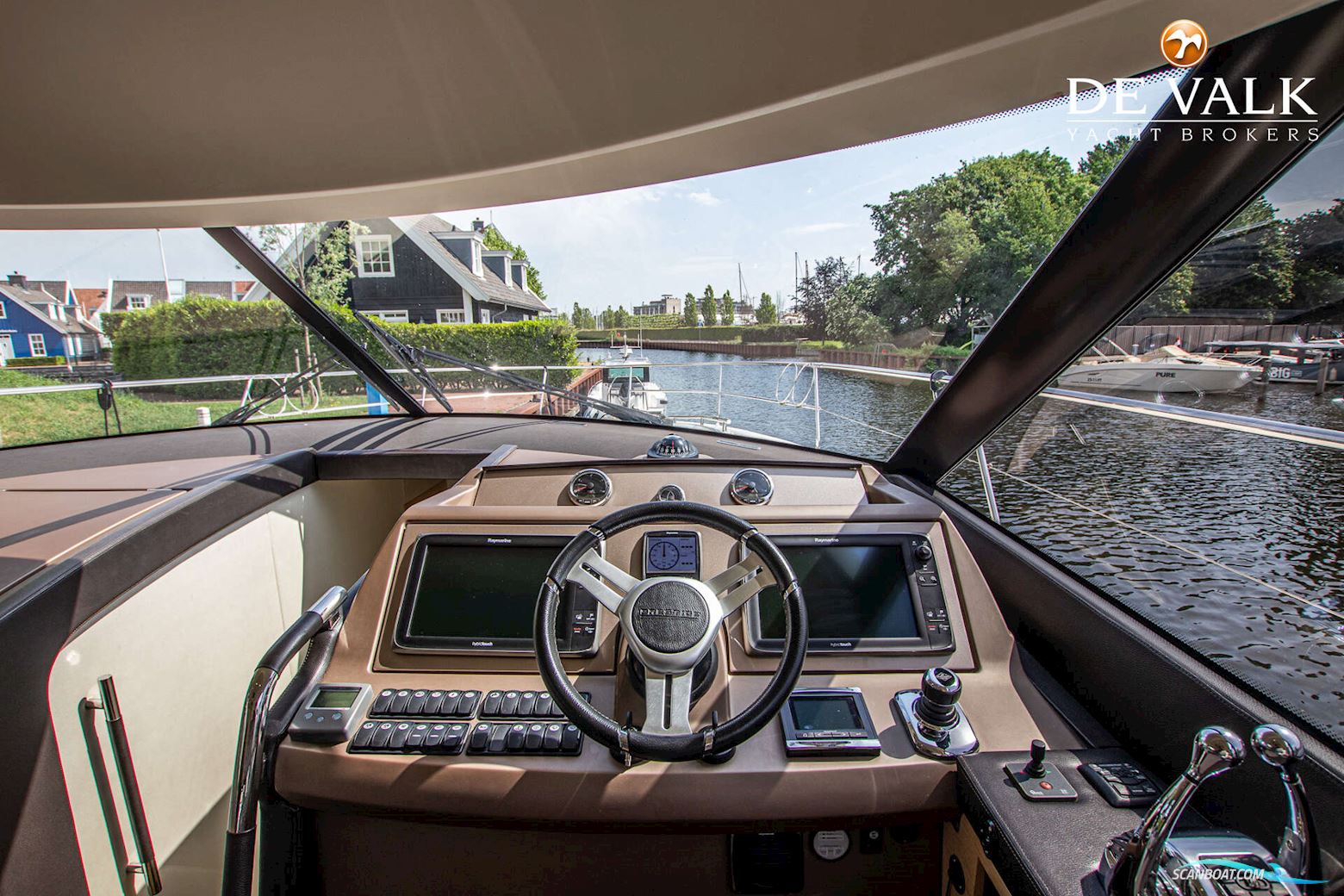 Prestige 550 Flybridge