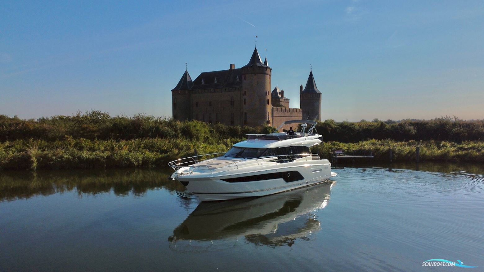 Prestige 590 Flybridge
