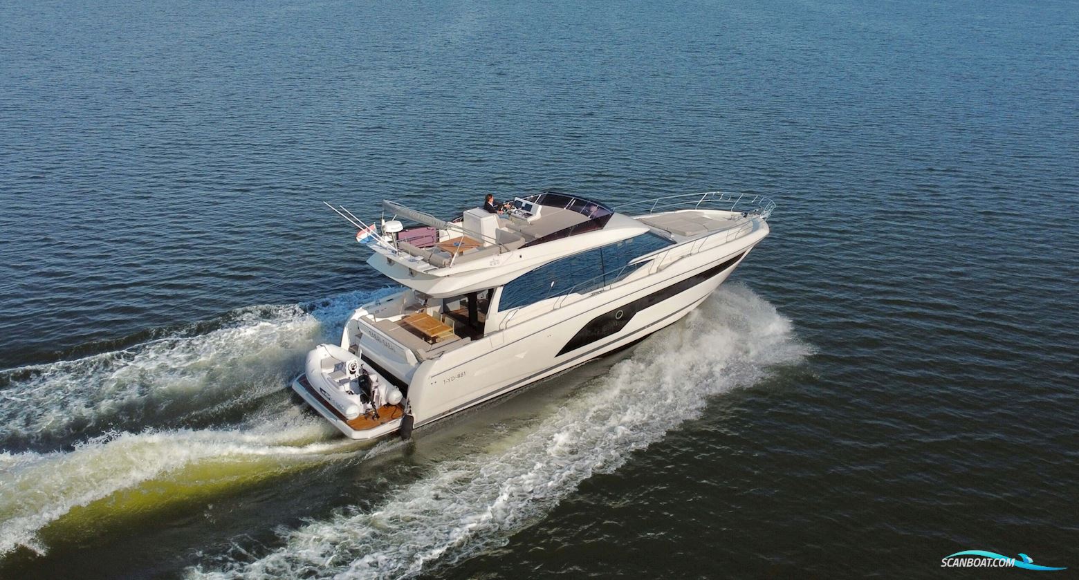 Prestige 590 Flybridge