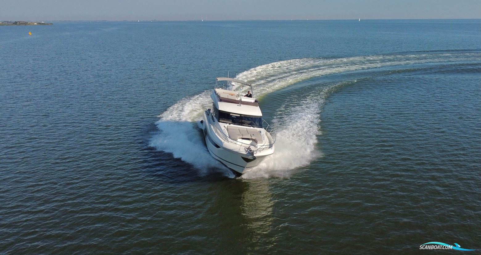 Prestige 590 Flybridge