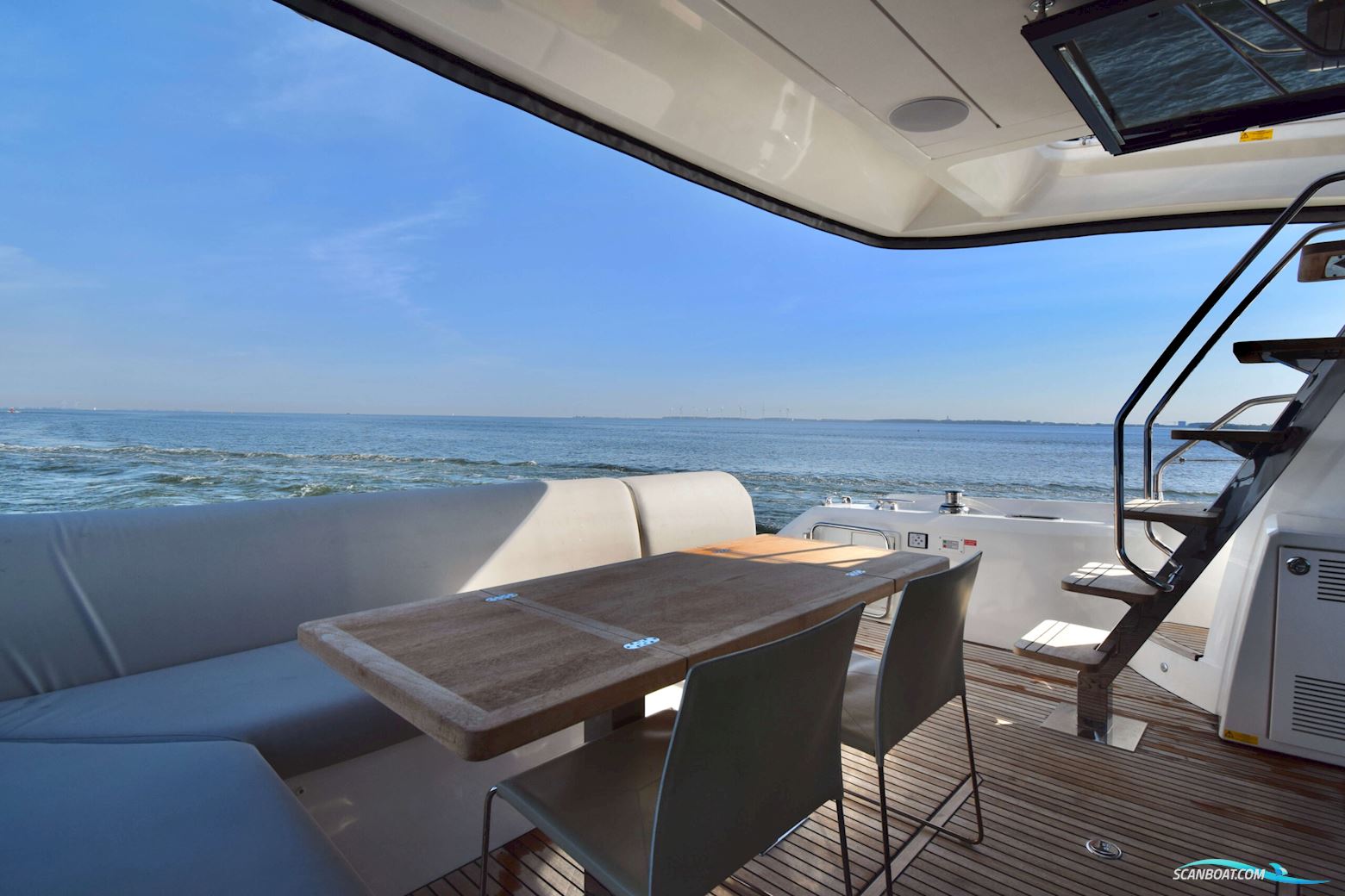 Prestige 590 Flybridge