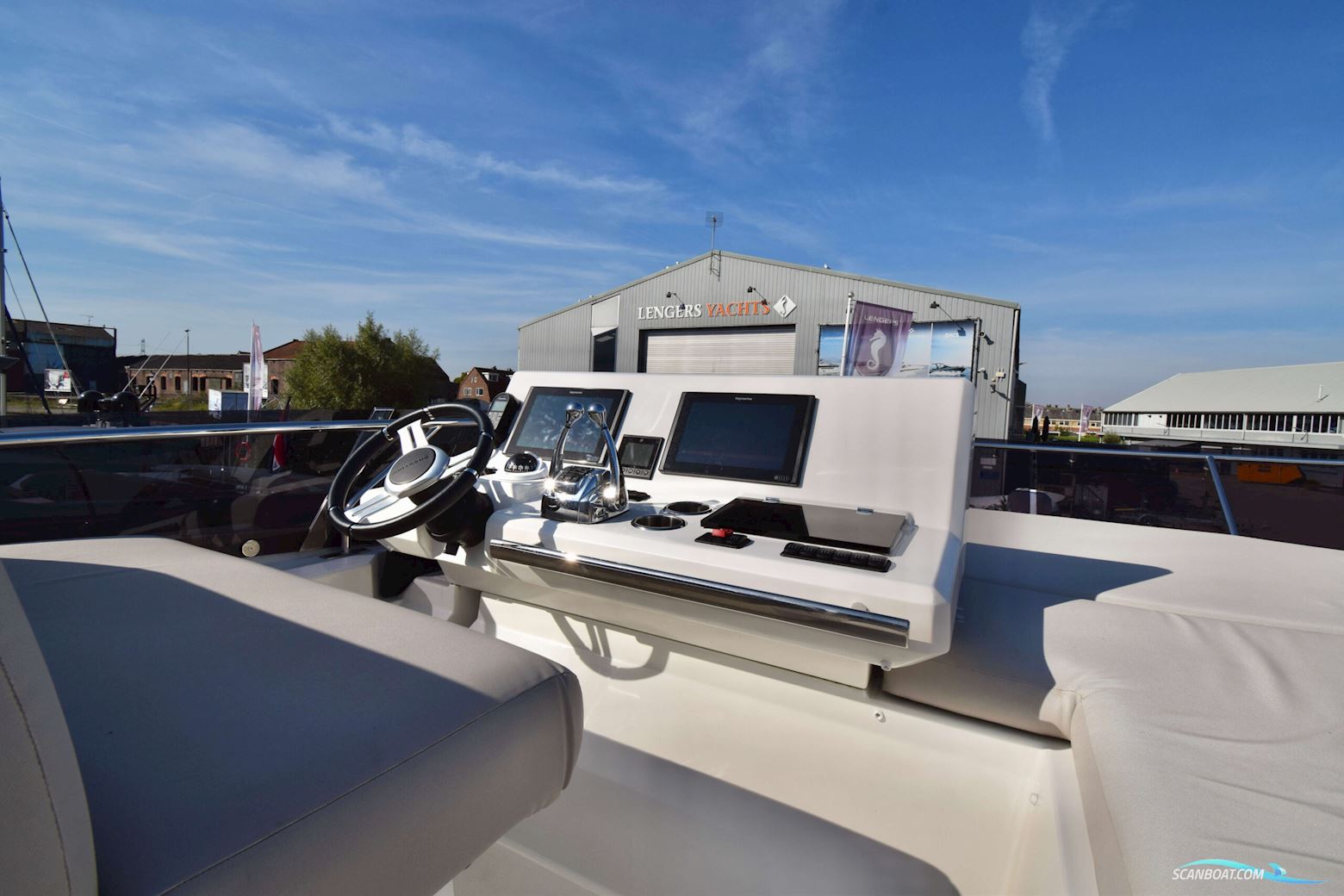 Prestige 590 Flybridge