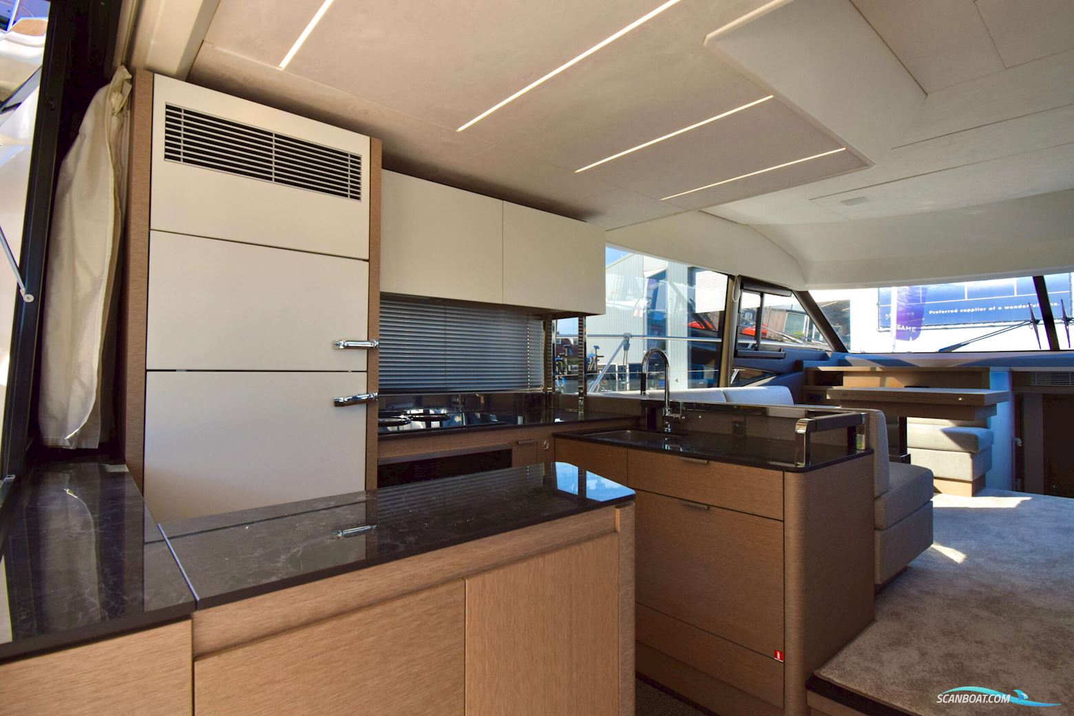 Prestige 590 Flybridge