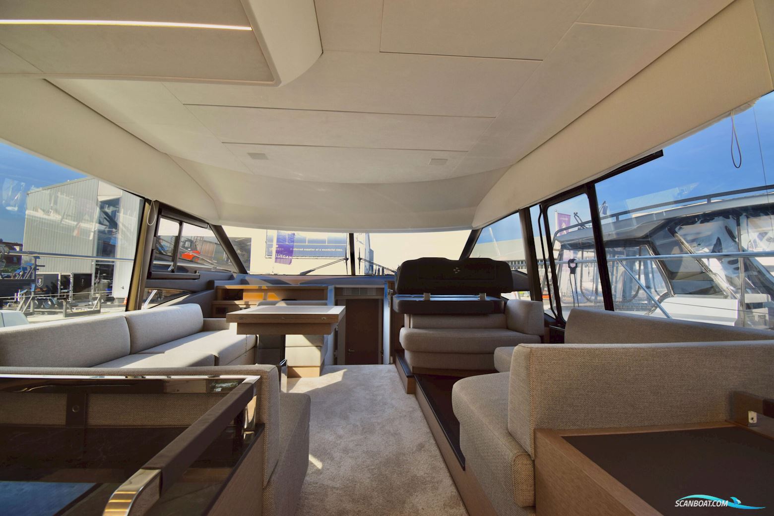 Prestige 590 Flybridge