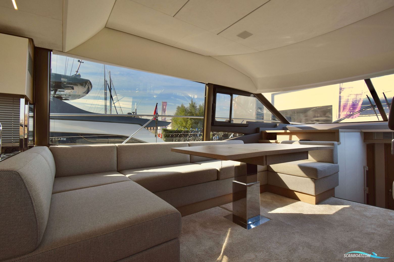 Prestige 590 Flybridge