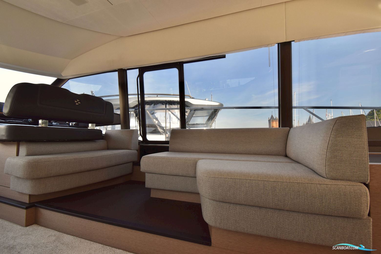 Prestige 590 Flybridge
