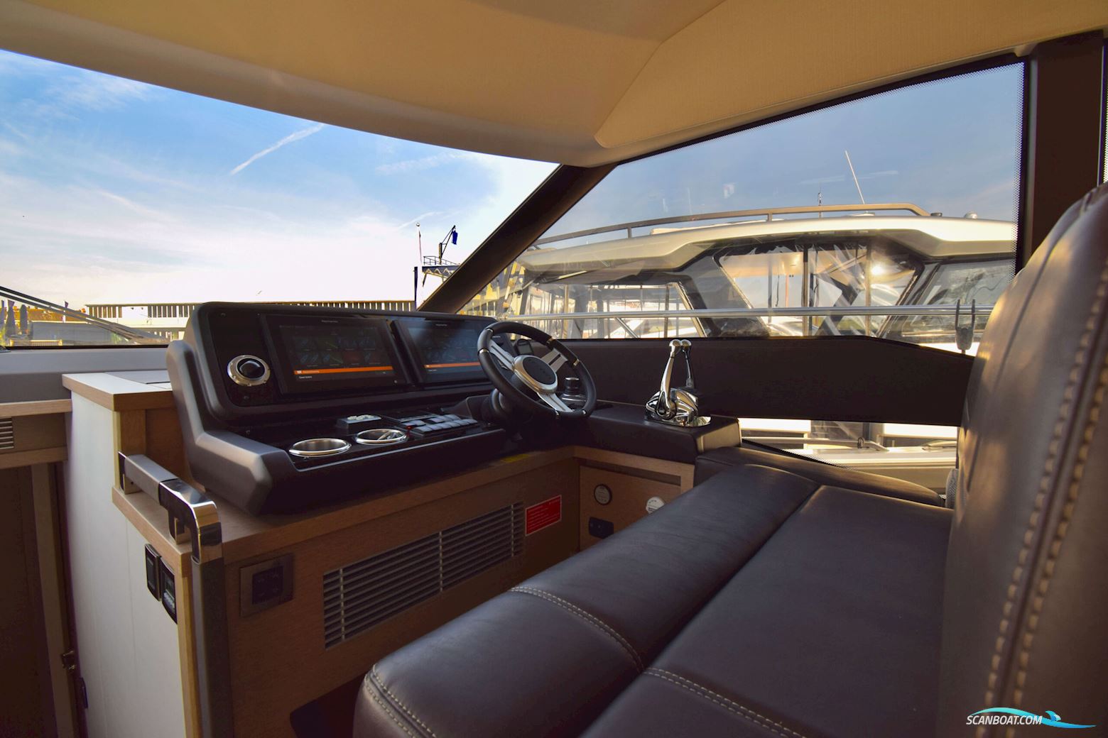 Prestige 590 Flybridge