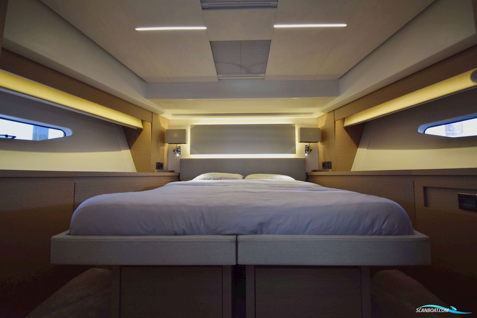 Prestige 590 Flybridge