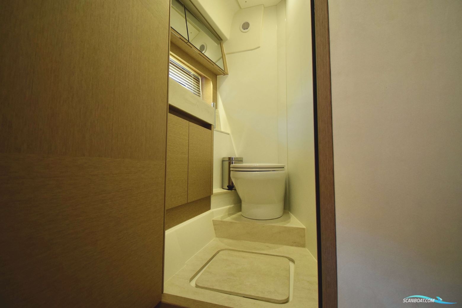 Prestige 590 Flybridge
