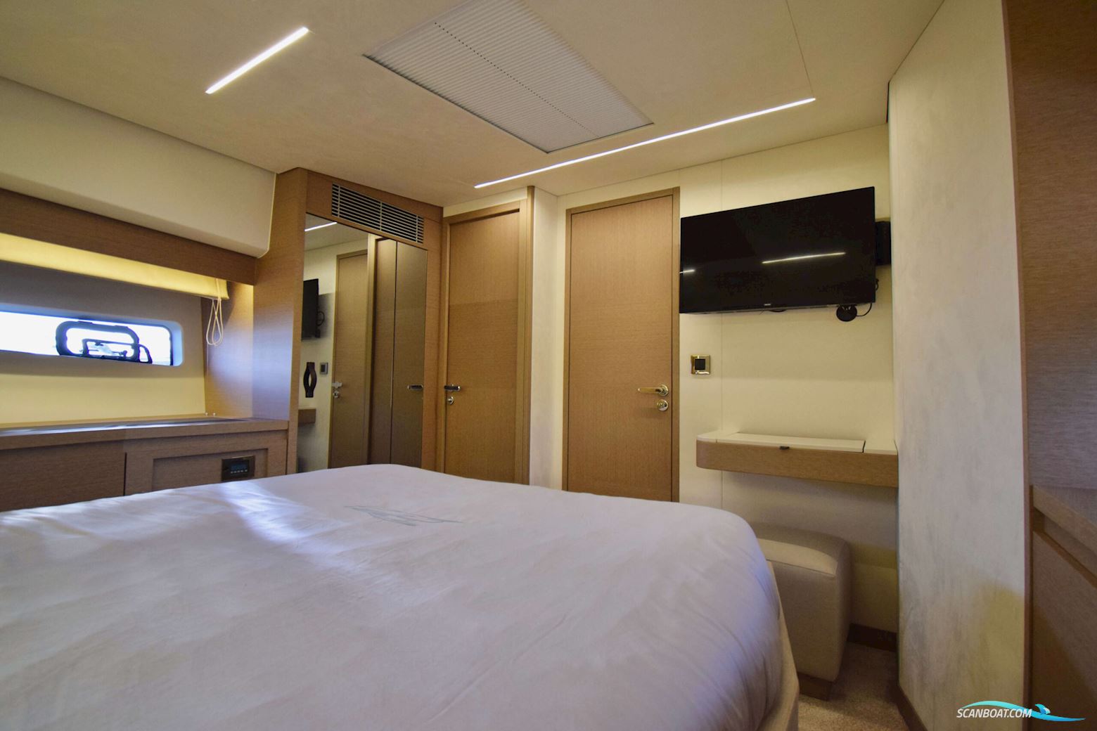 Prestige 590 Flybridge