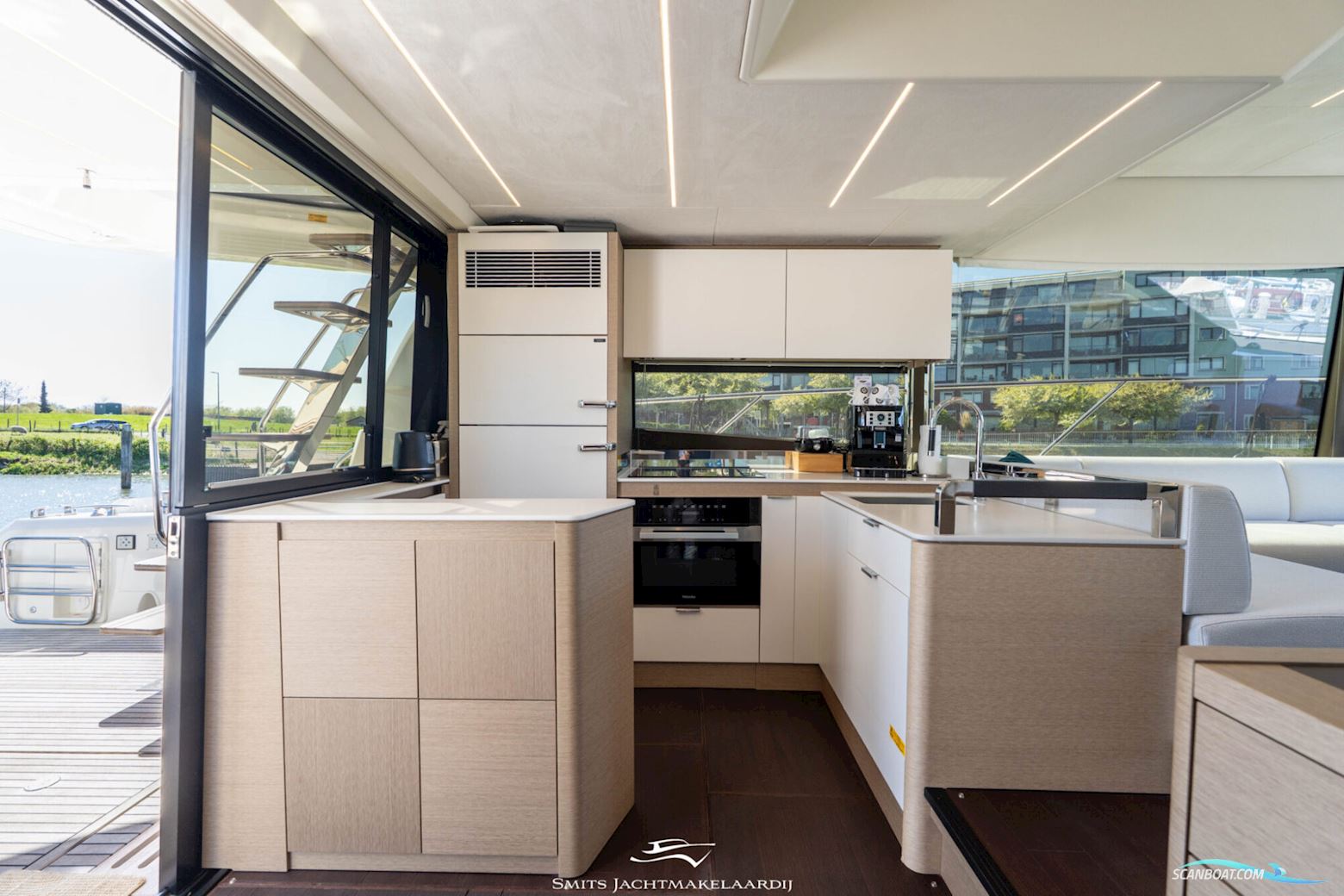 Prestige 590 Flybridge