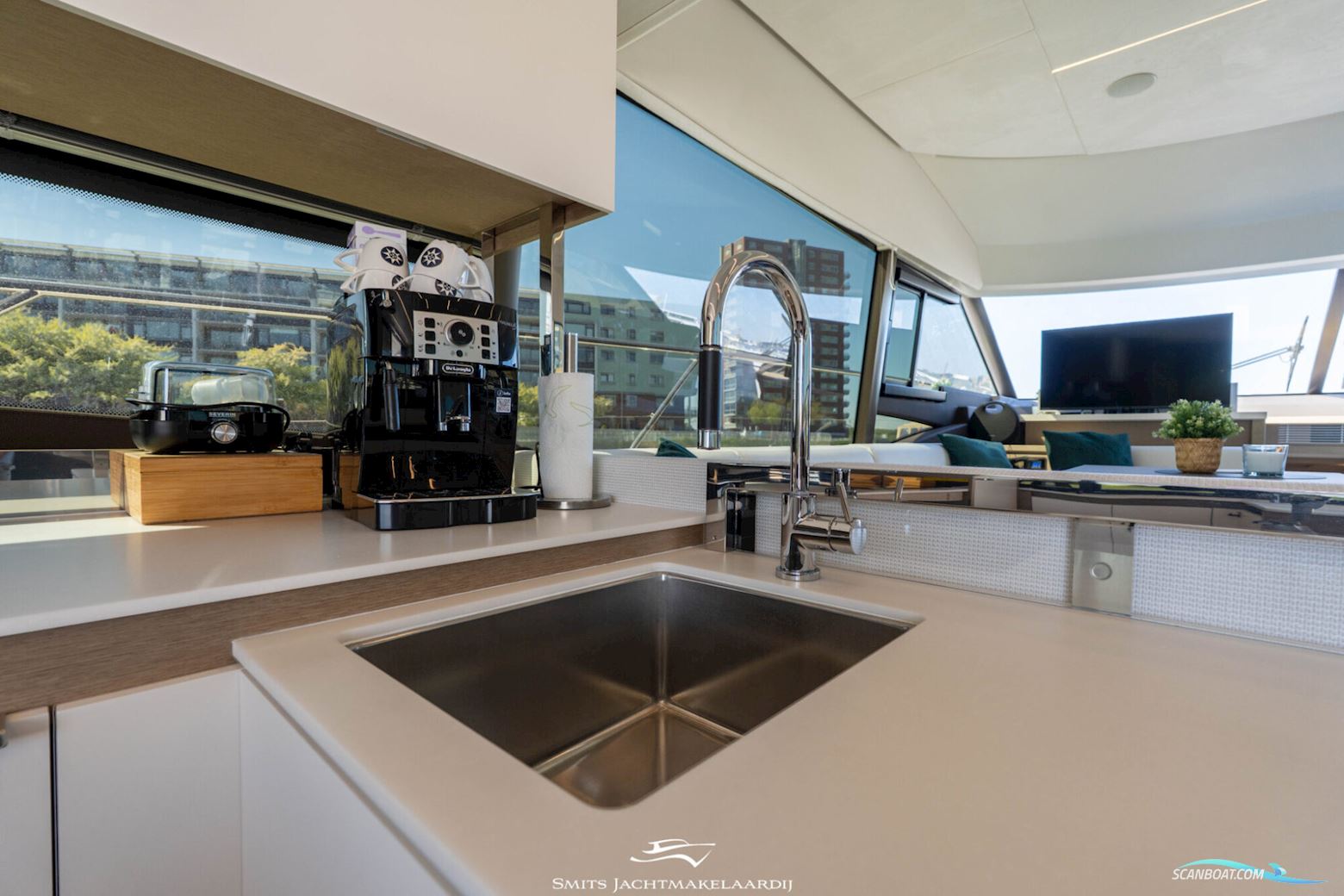 Prestige 590 Flybridge