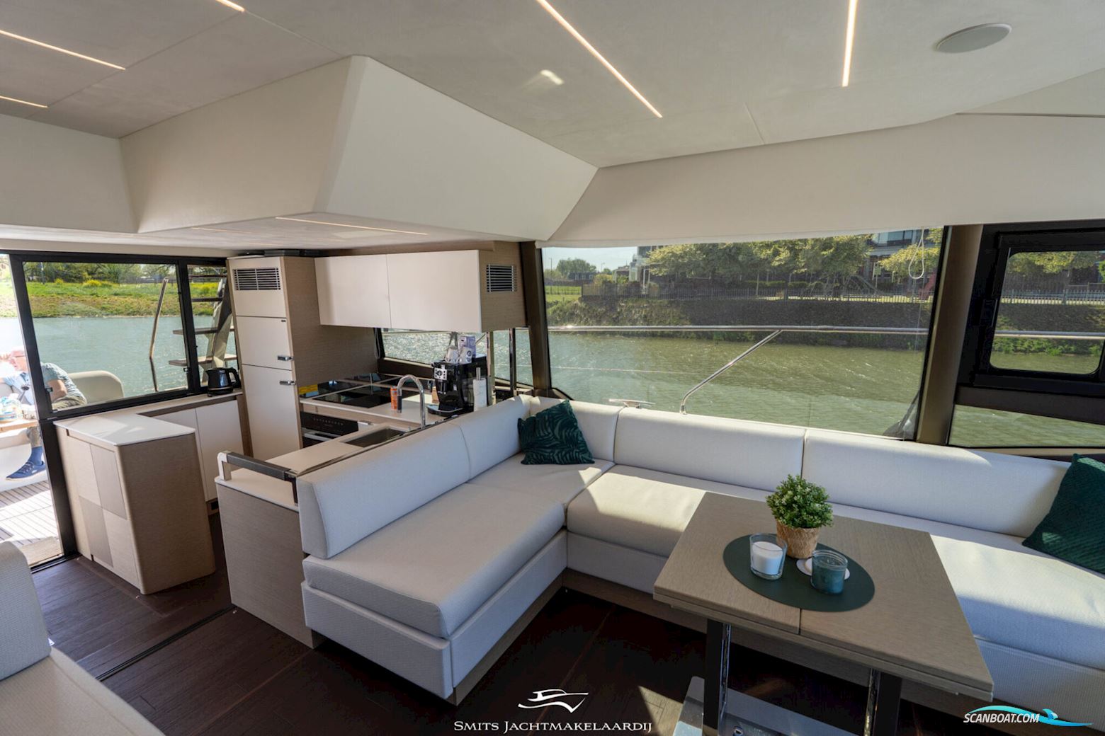 Prestige 590 Flybridge