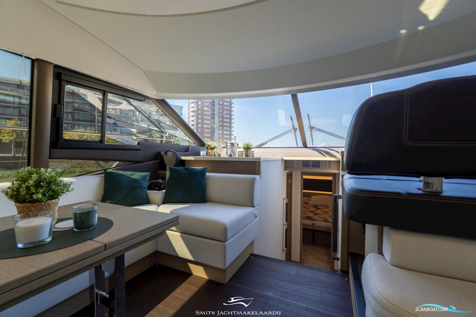Prestige 590 Flybridge