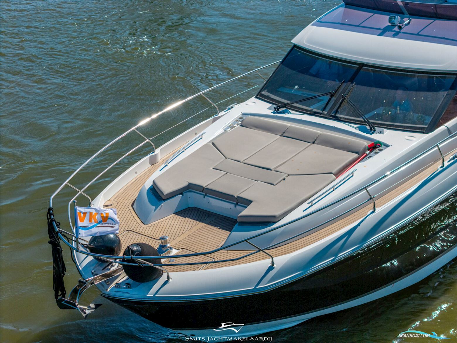 Prestige 590 Flybridge