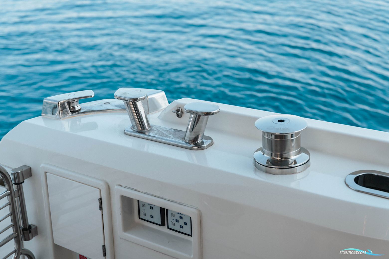 Prestige 690 flybridge