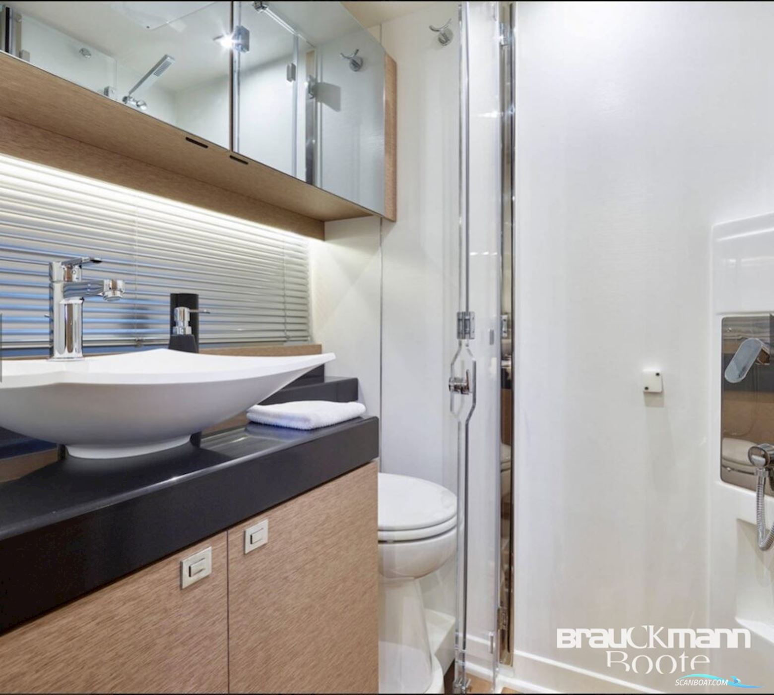 Prestige Yachts 500 Fly