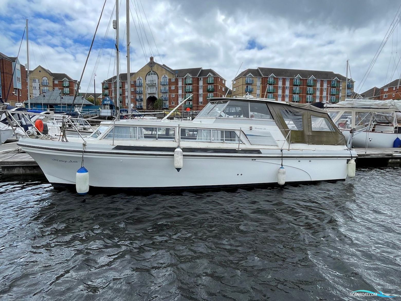 Princess 32 Motorbåt 1973, med Perkins motor, England