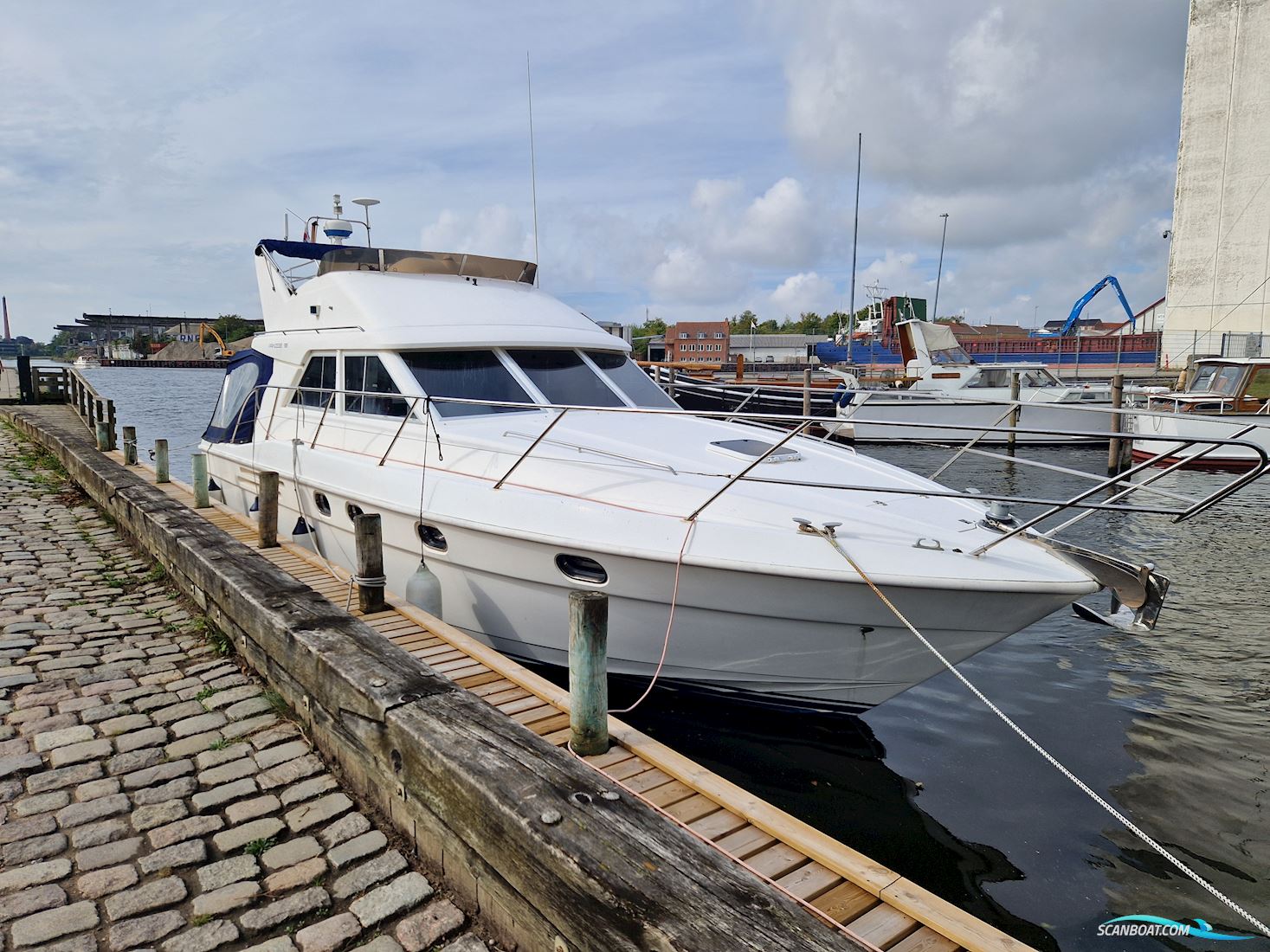 Princess 380 Motorbåt 1993, med Volvo Penta Kad42 motor, Danmark