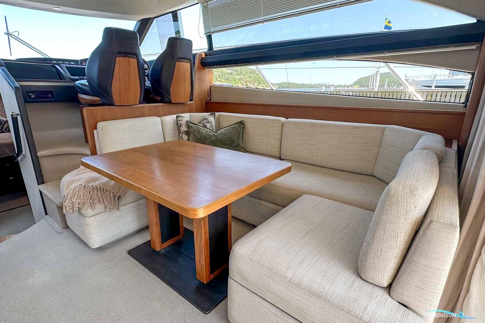 PRINCESS 42 Flybridge Motor Yacht