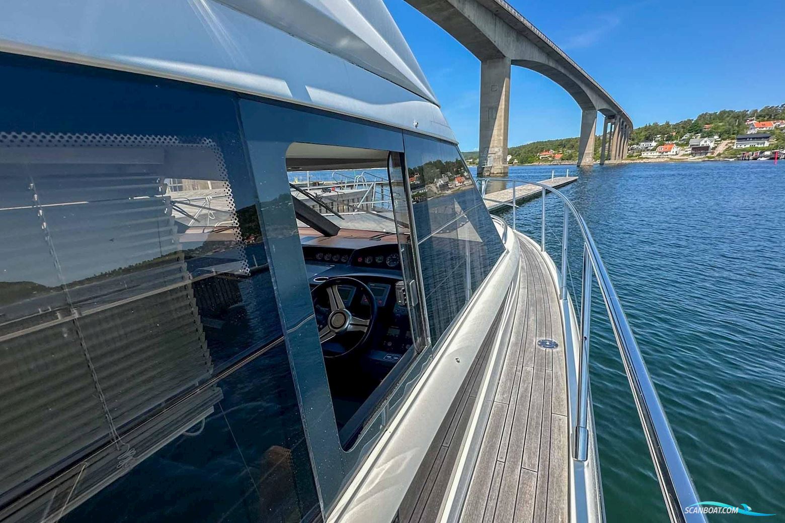 PRINCESS 42 Flybridge Motor Yacht