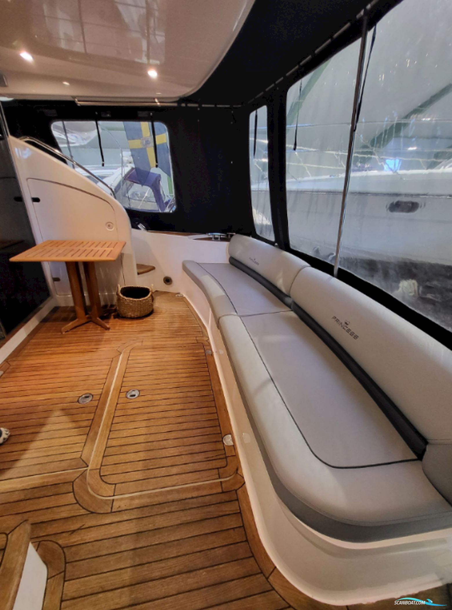 Princess 42 Flybridge