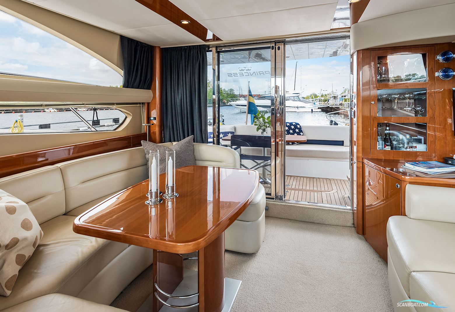 PRINCESS 42 Flybridge