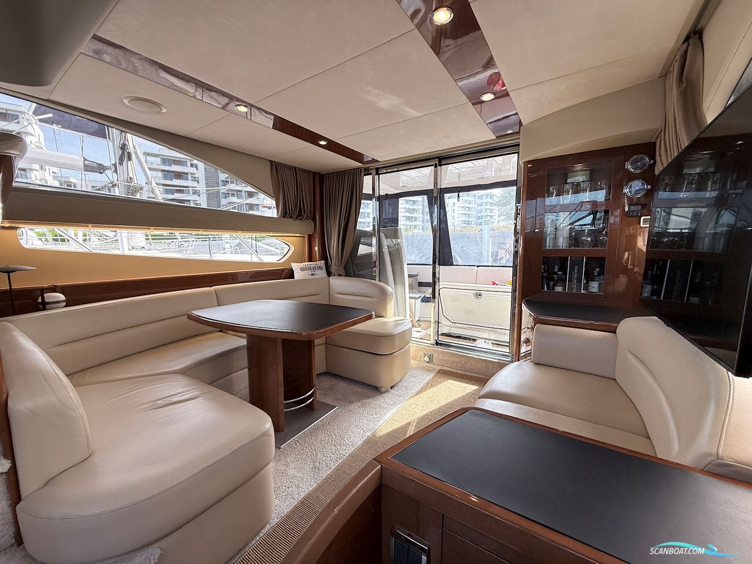Princess 42 flybridge