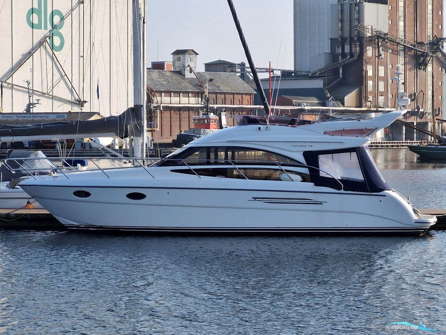 Princess 42 Motorbåt 2012, med Volvo Penta D6 - 435 motor, Danmark