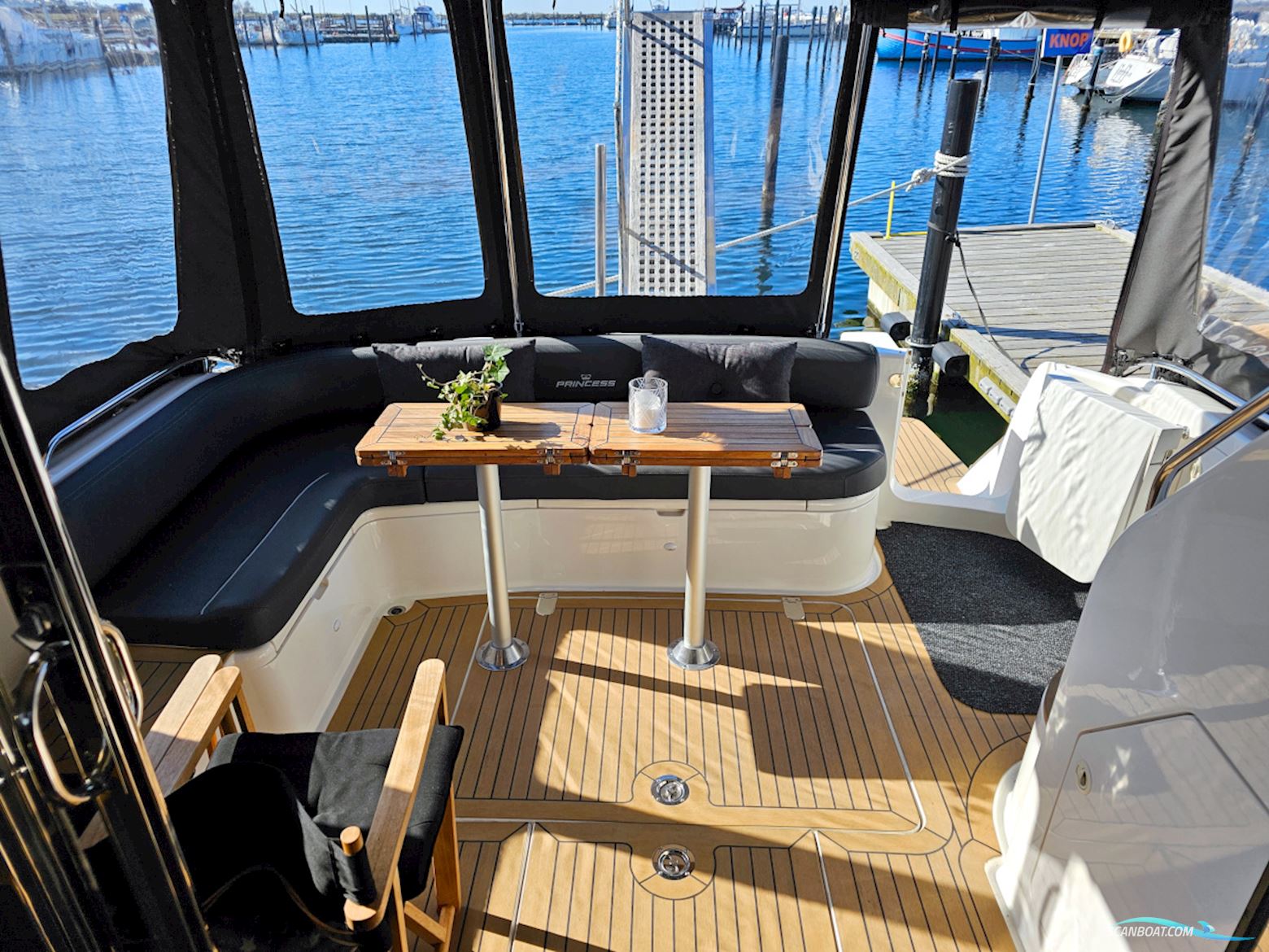 Princess 440 flybridge