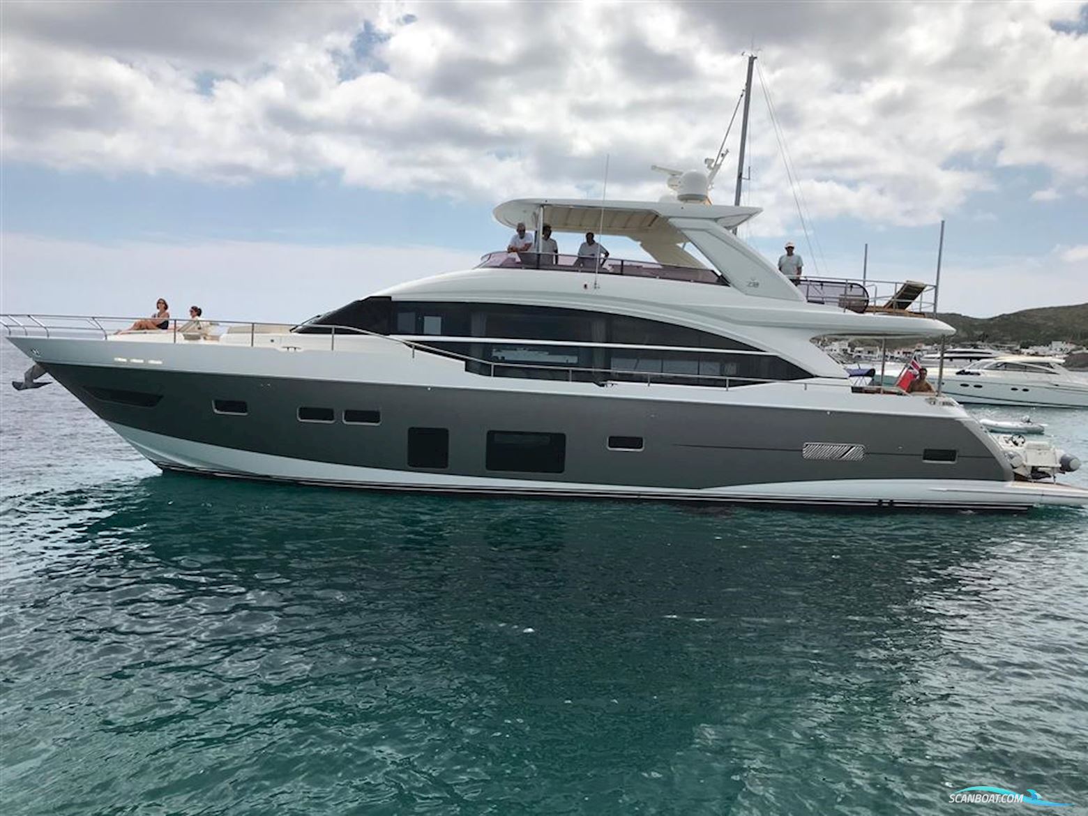 Princess 75 Motor Yacht Motorbåt 2017, med 2 x Man V12-1800 motor, Spanien