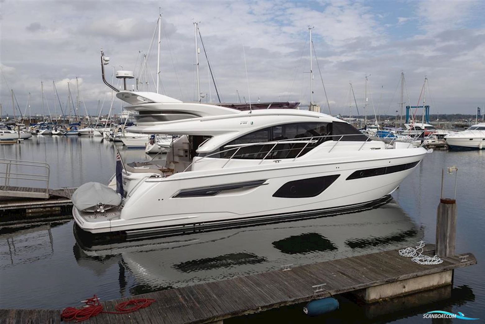 Princess F55 Motorbåt 2020, med 2 x Volvo D13-900 motor, England